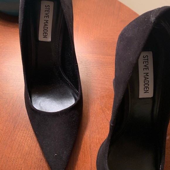 Steve Madden Suede Pumps - Picture 2 of 3